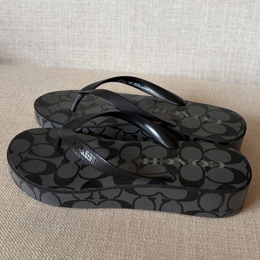 Coach Size 8 Black Signature Monogram Platform Flip Flop Sandals NEW WITH TAGS - Picture 6 of 12